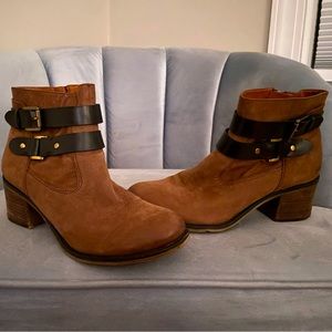 Franco Sarto Women’s Size 8 ankle buckle boots perfect for spring or fall 🤩